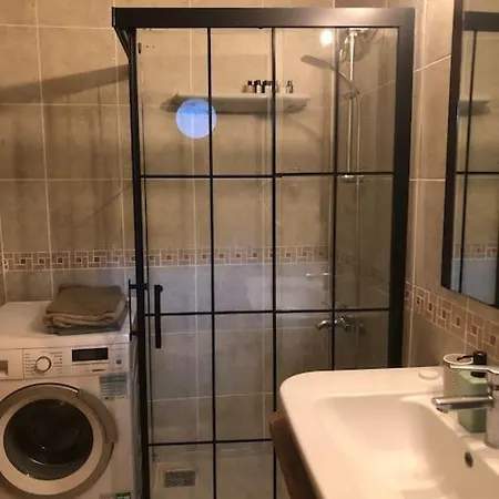 Kaleici Bahceli Oezel Muhtesem Muestakil Antalya