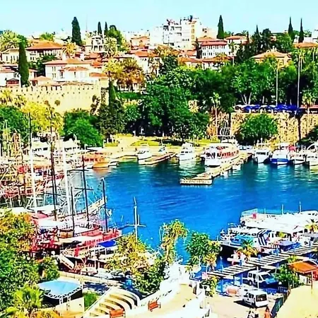 Ferienhaus Kaleici Bahceli Oezel Muhtesem Muestakil Antalya