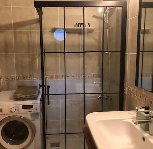 Kaleici Bahceli Oezel Muhtesem Muestakil Antalya